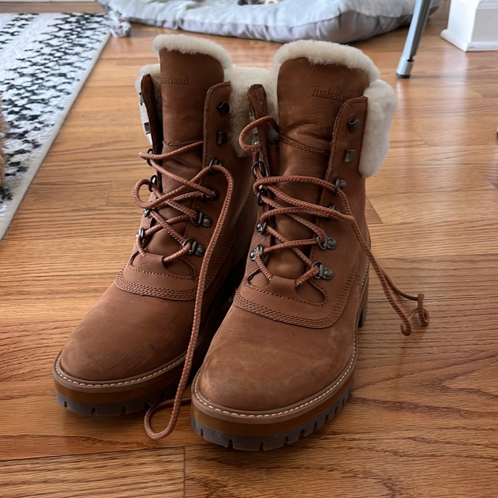Timberland Women’s Courmayeur Valley 6-Inch Waterproof Faux-Fur Boots